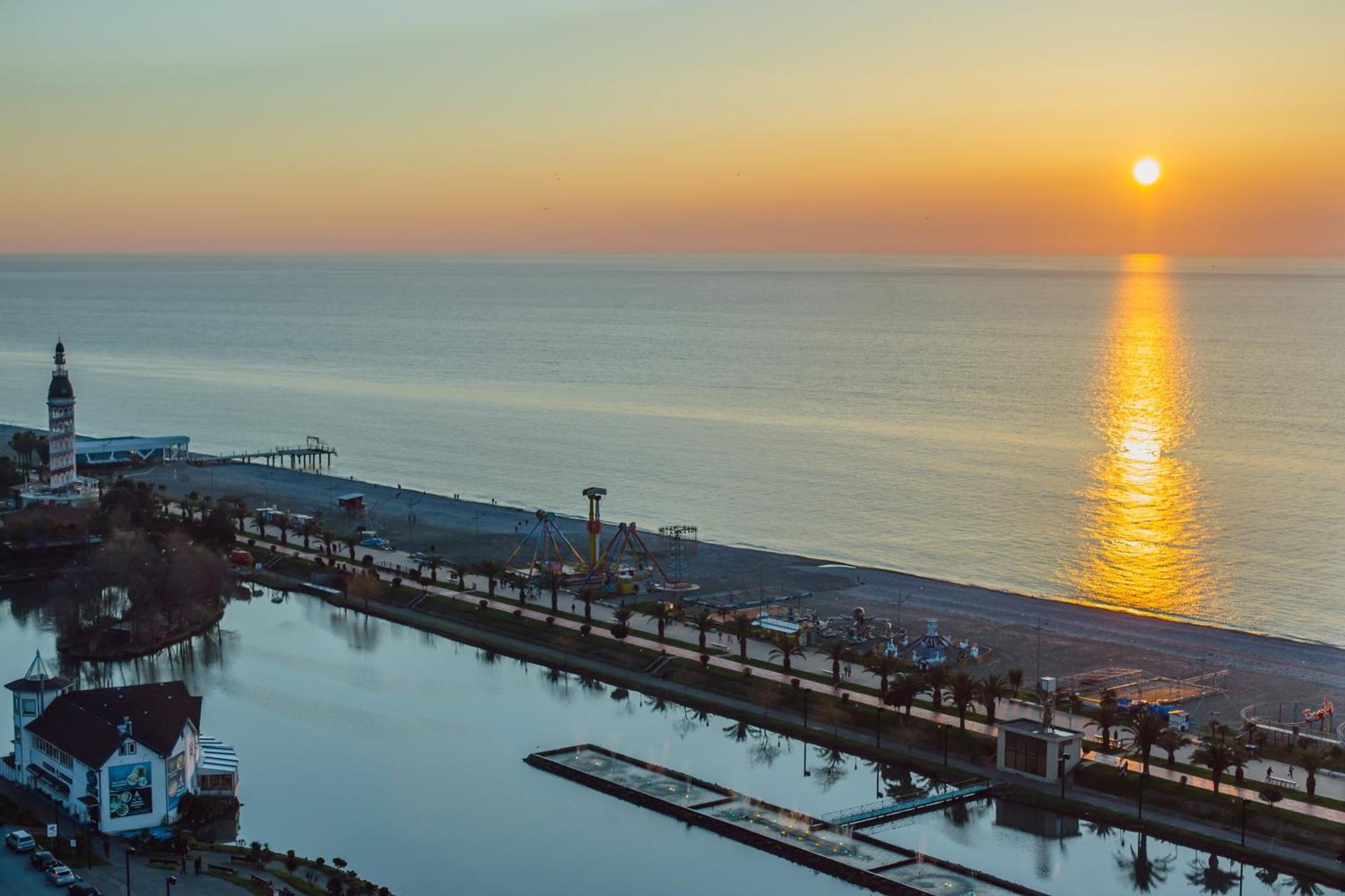 Your Sunshine Apartments Batumi Exterior foto